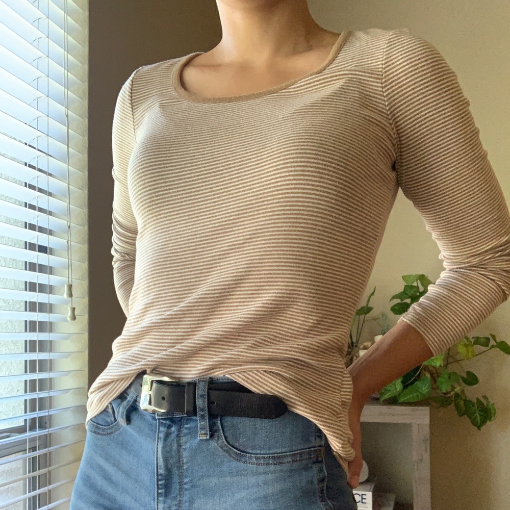 COMFY Old Navy Tan Long Sleeve